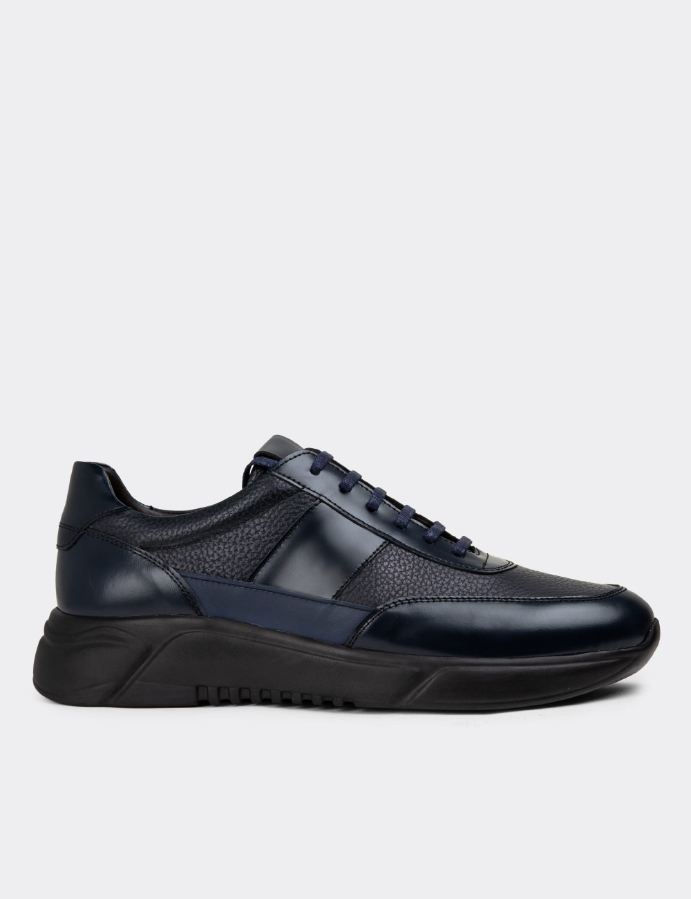 Navy Leather Sneakers - 01963MLCVE03