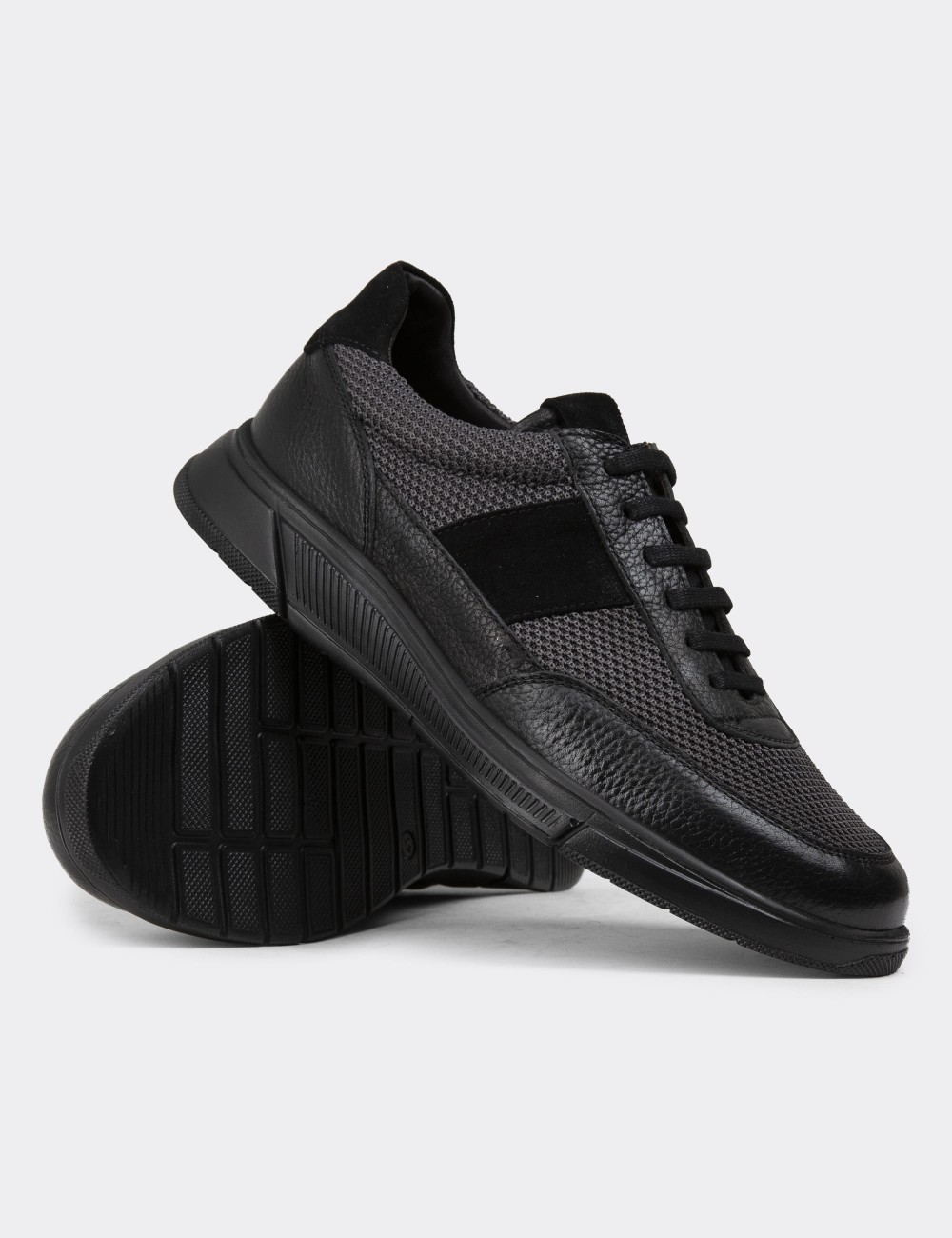 Black Leather Sneakers - 01963MSYHE16