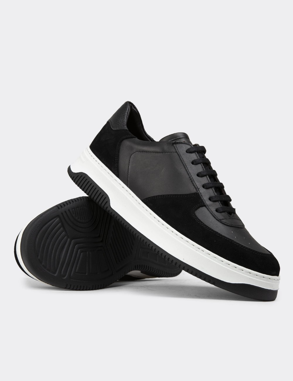 Black Leather Sneakers - 01965MSYHE02