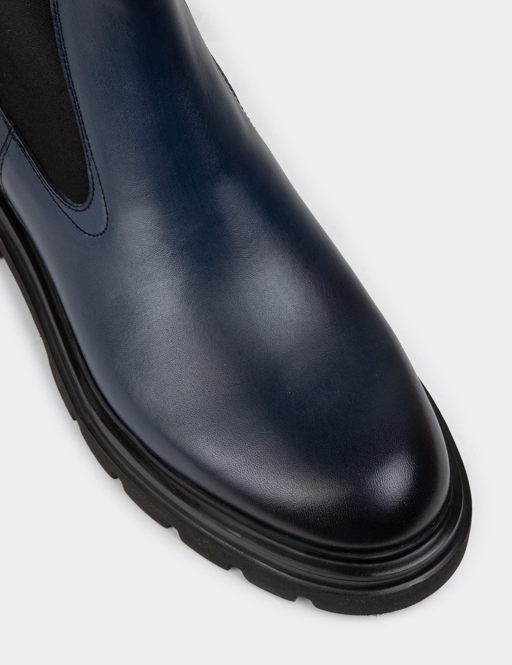 Navy Leather Chelsea Boots - 01982MLCVE01