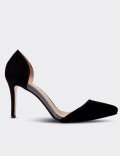 Black Faux Leather Pump