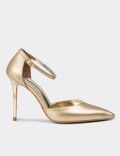 Gold Leather Pumps