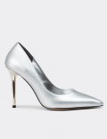 Silver Stiletto