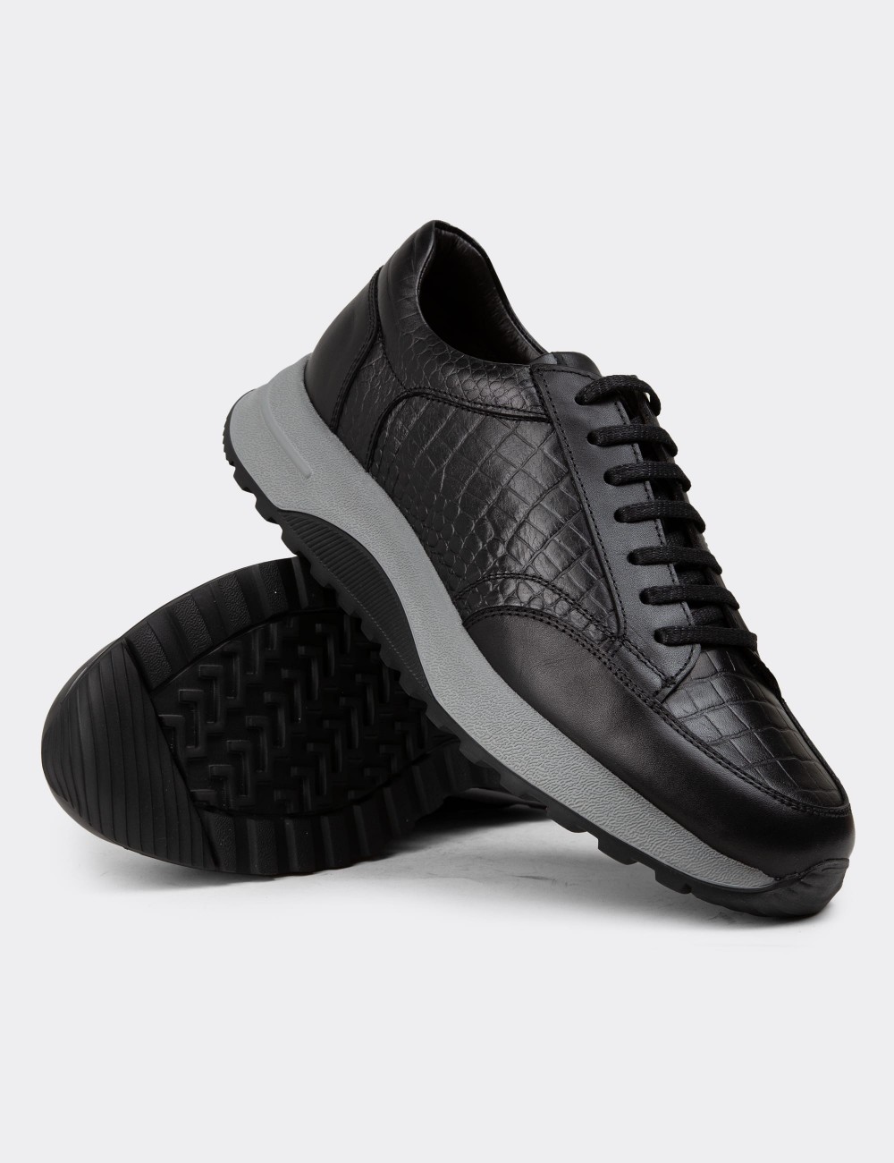 Black Leather Sneakers - 01984MSYHE06