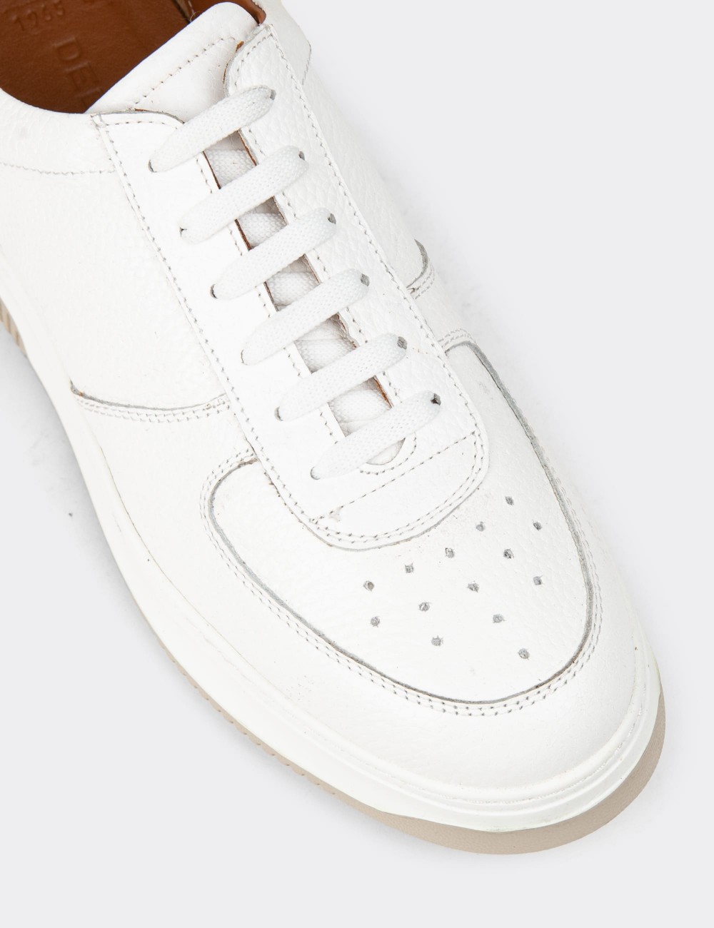 White Leather Sneakers - 01965MBYZE03