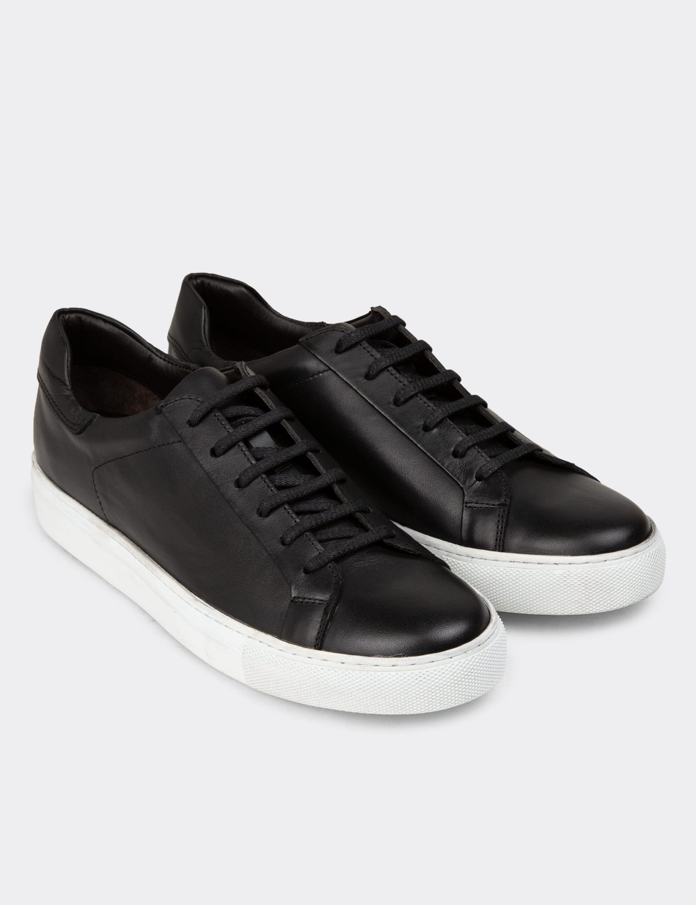 Black Leather Sneakers - 01829MSYHC12