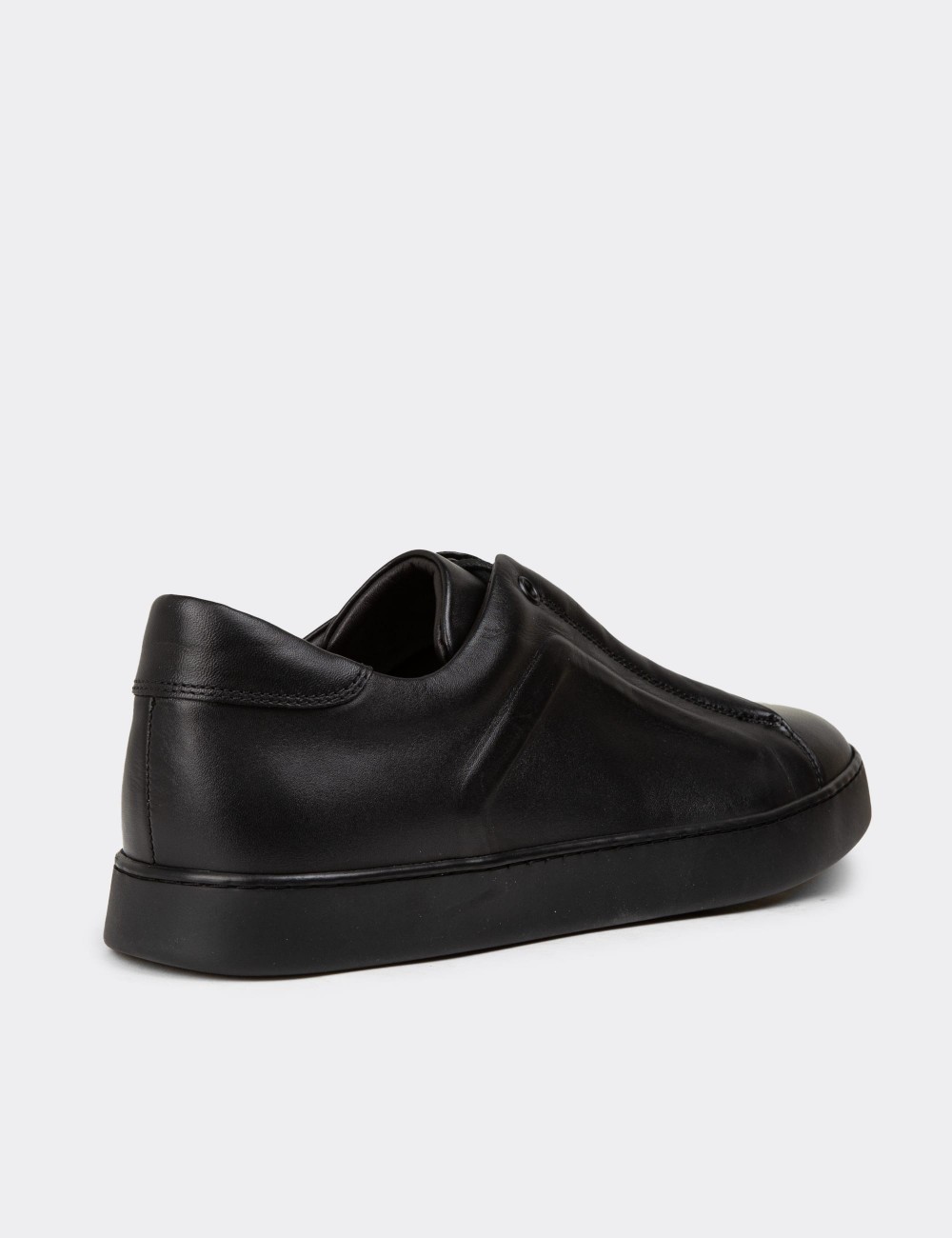 Black Leather Sneakers - 01831MSYHC04