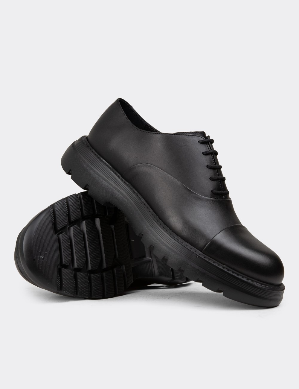 Men's Black Leather Lace-Up Footwear - 01026MSYHE25