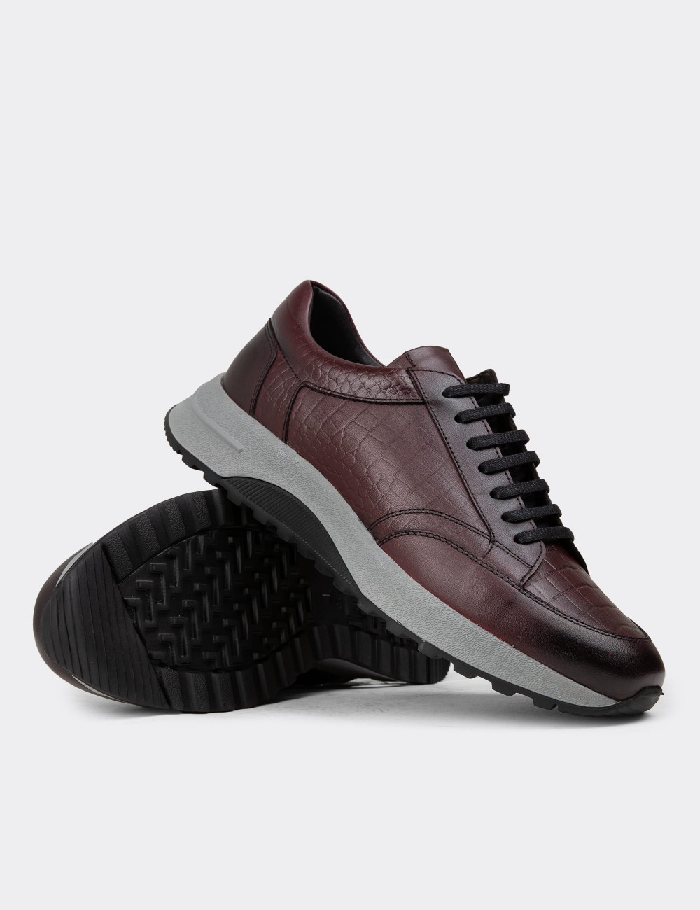 Men's Burgundy Leather Sneakers - 01984MBRDE03