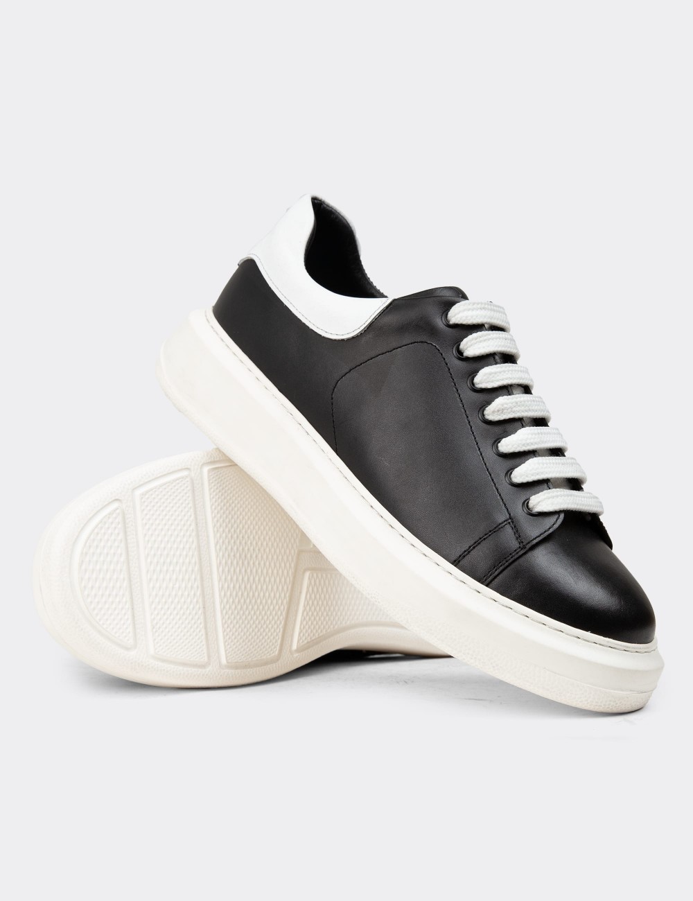 Men's Black Leather Sneakers - 01990MSYHP02