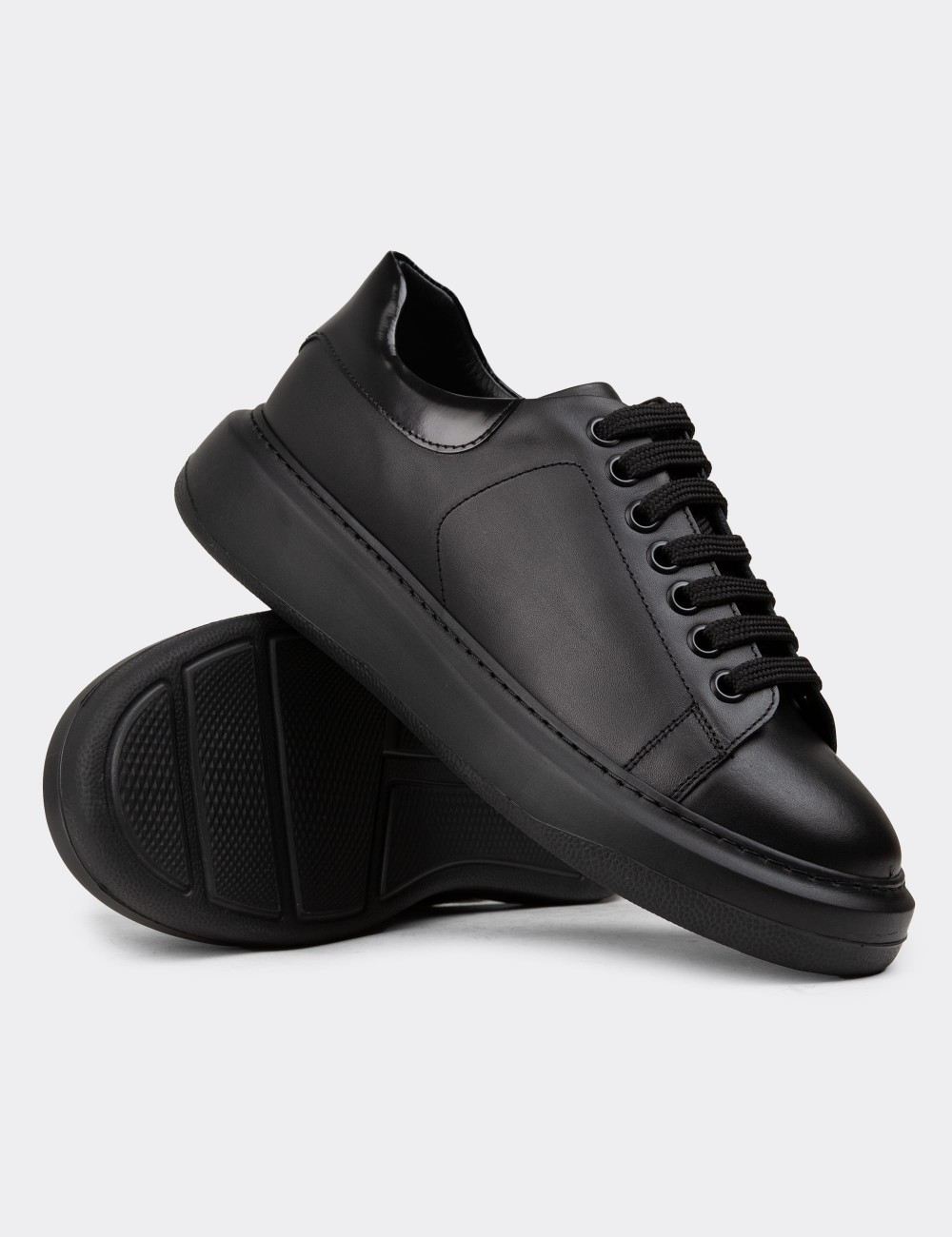 Men's Black Leather Sneakers - 01990MSYHP04