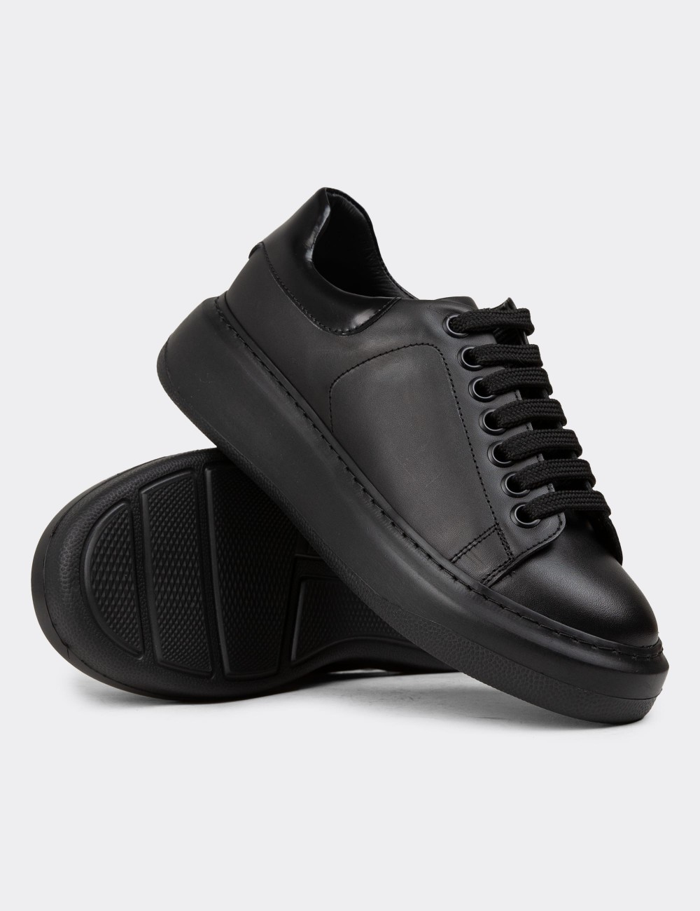 Women's Black Leather Sneakers - 01991ZSYHP03