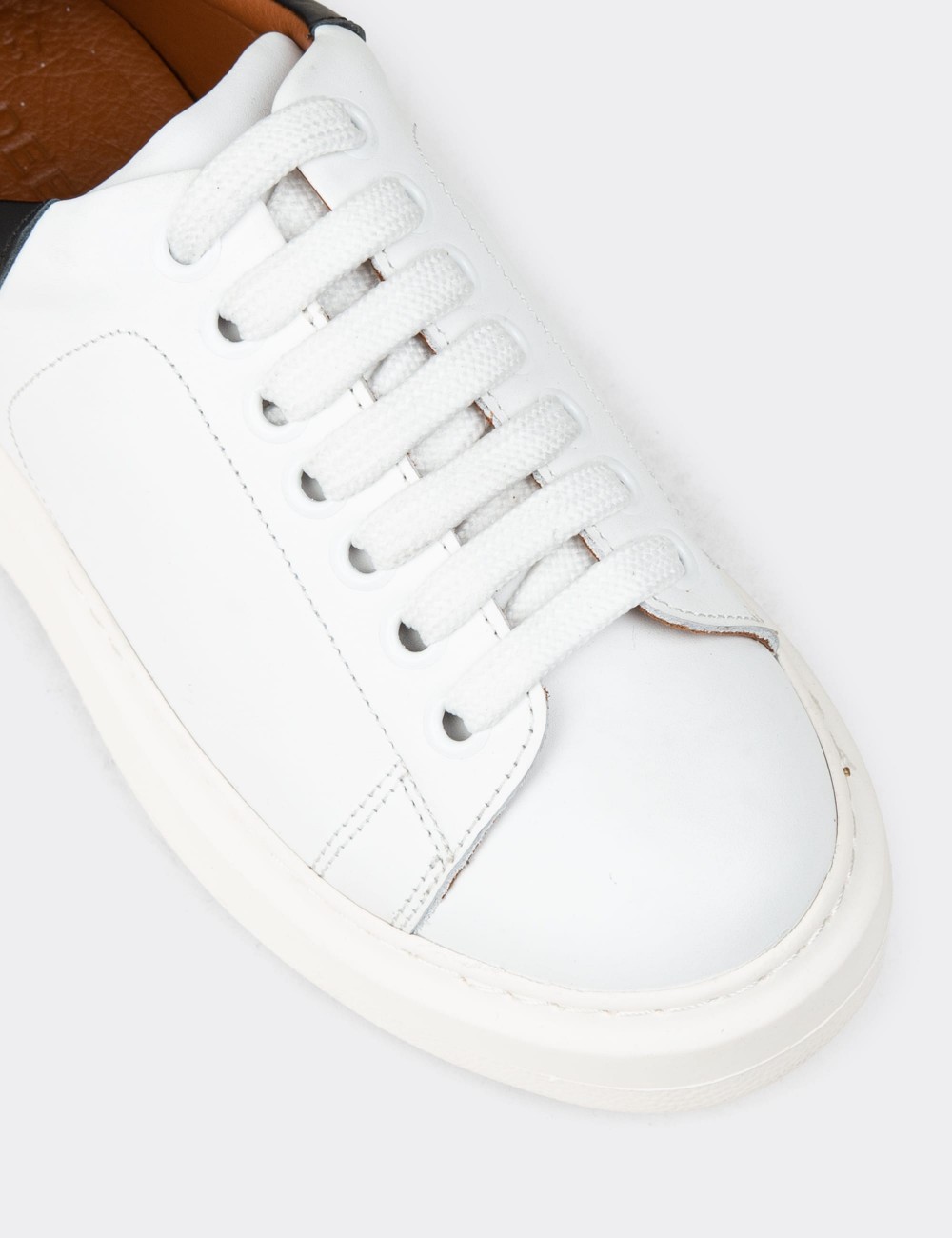 Women’s White Leather Sneakers - 01991ZBYZP01