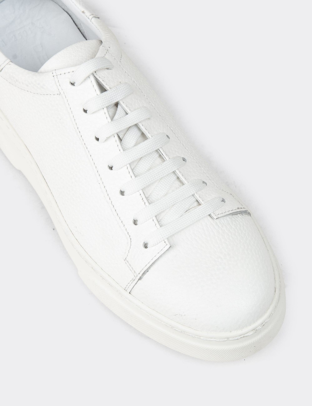 Women's White Leather Sneakers - M2501MBYZP02