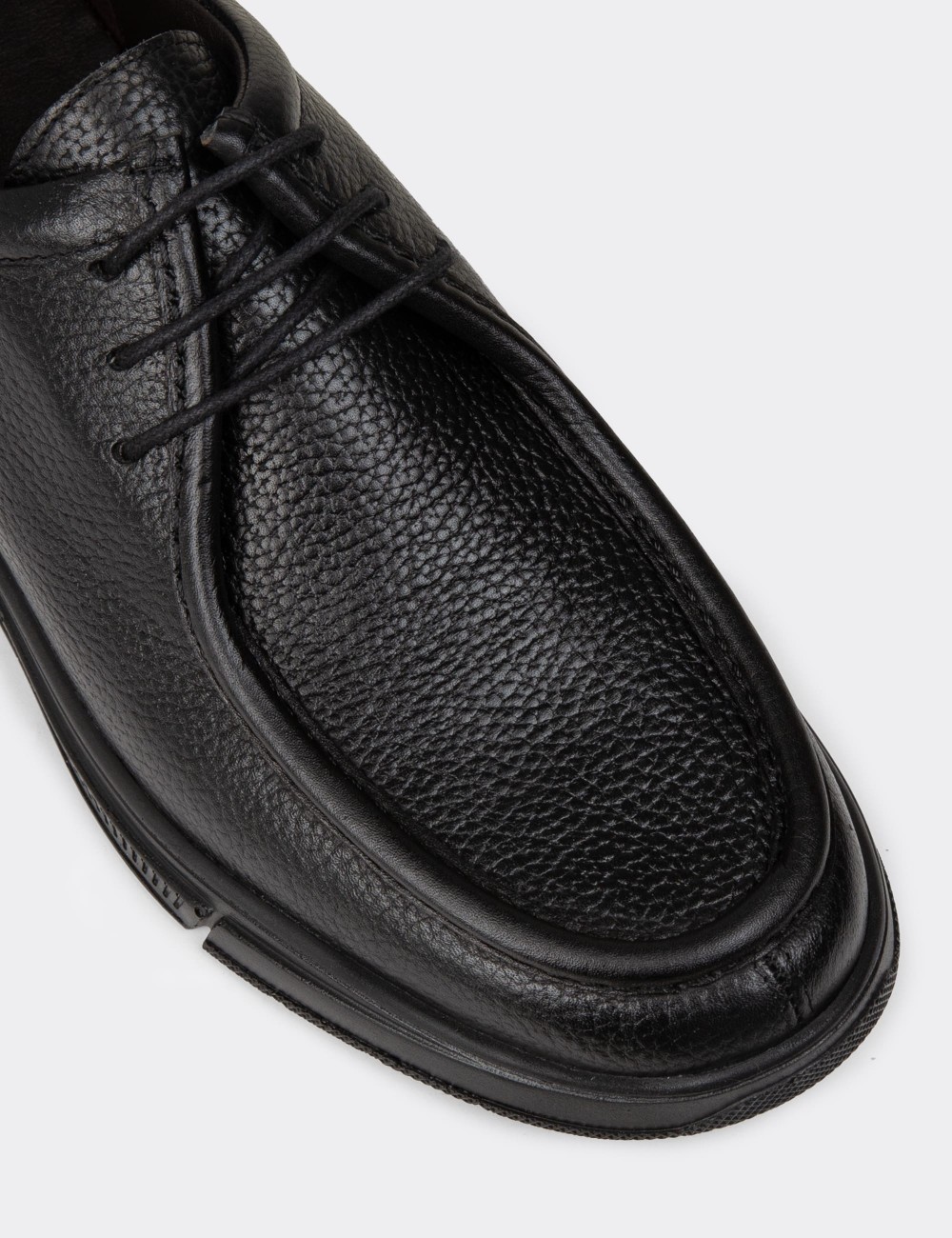 Men's Black Leather Lace-Up Footwear - 02003MSYHE01