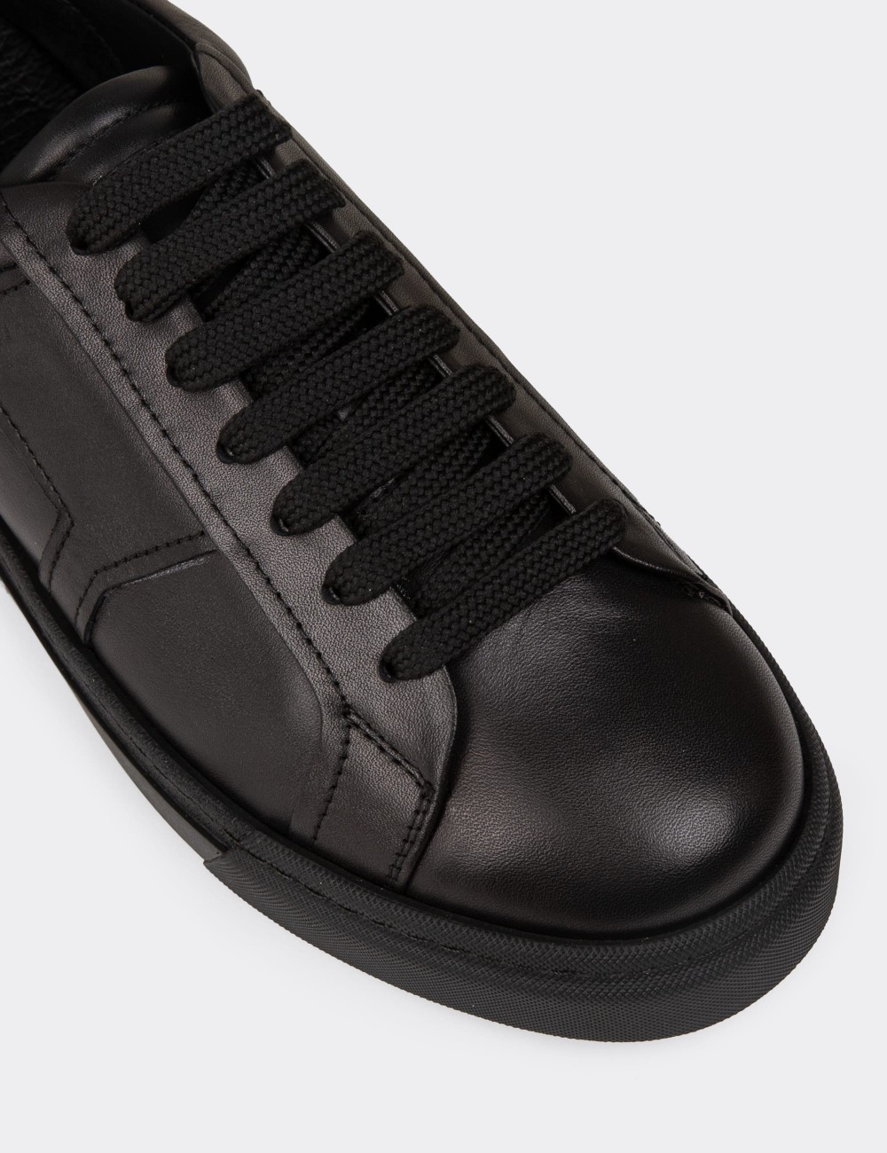 Men's Black Leather Sneakers - 02002MSYHC02