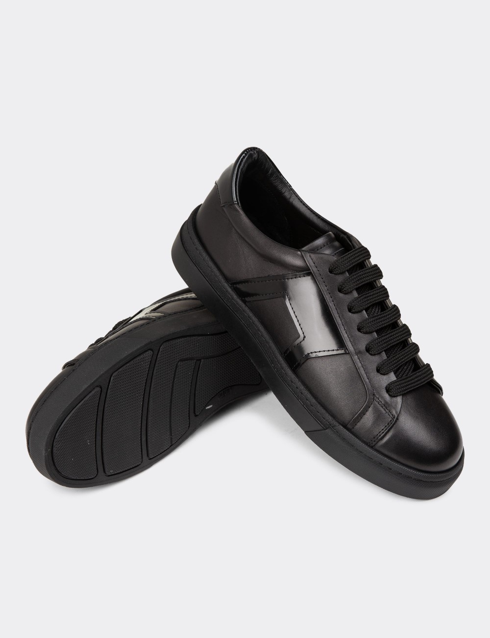 Men's Black Leather Sneakers - 02002MSYHC04