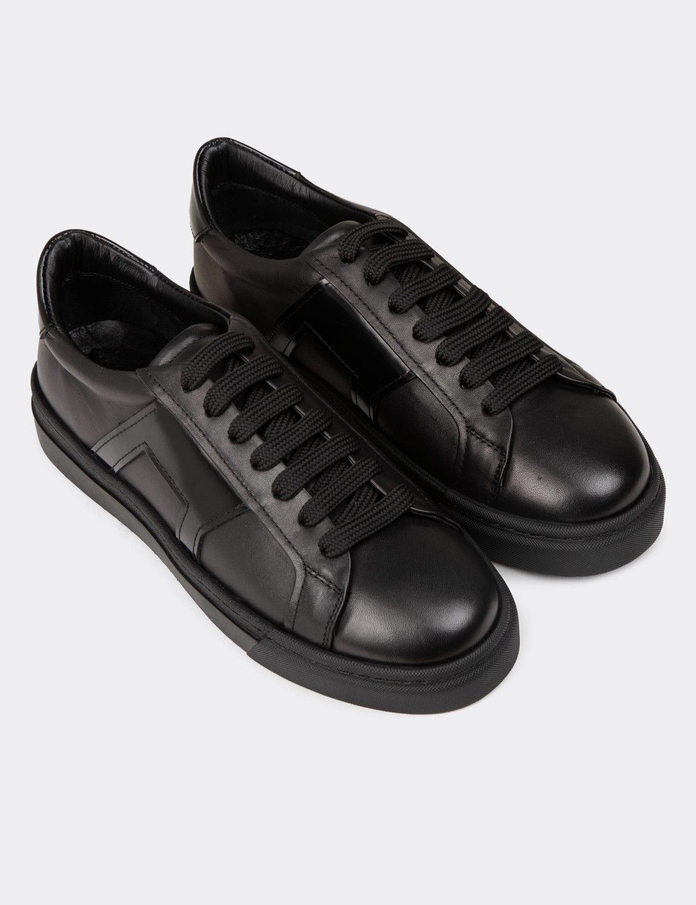 Men's Black Leather Sneakers - 02002MSYHC04
