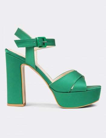 Women’s Green Pumps