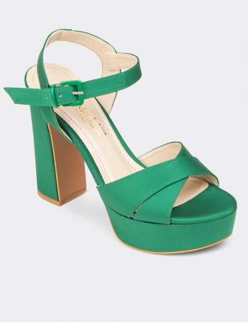 Women’s Green Pumps