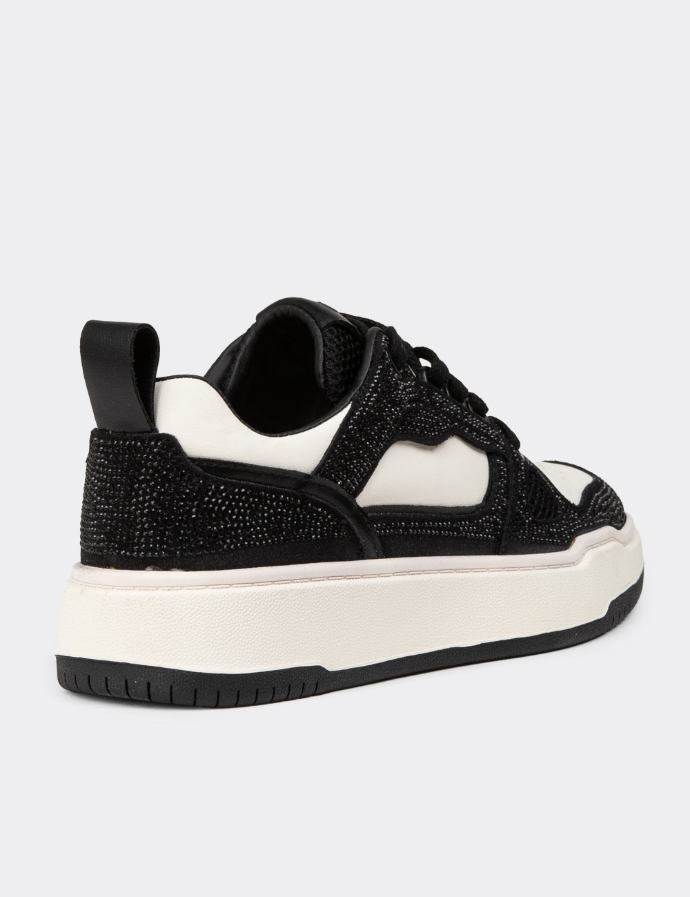 Women's Black Sneakers - 25359ZSYHC01