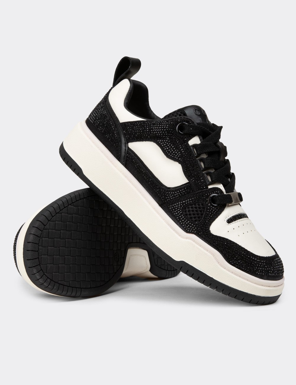 Women's Black Sneakers - 25359ZSYHC01