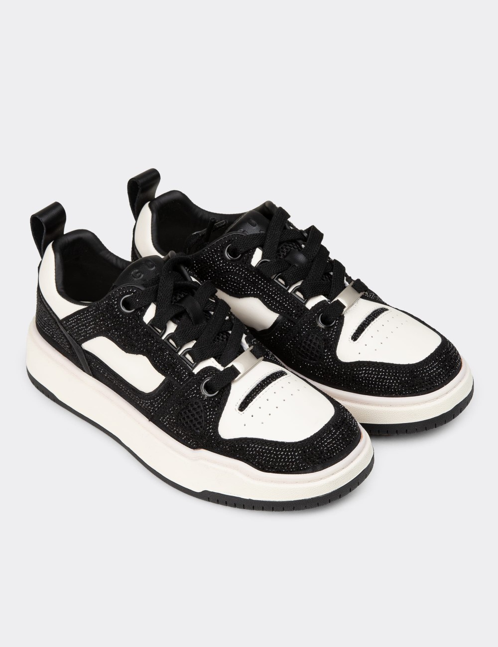 Women's Black Sneakers - 25359ZSYHC01