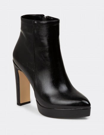Women's Black Boots