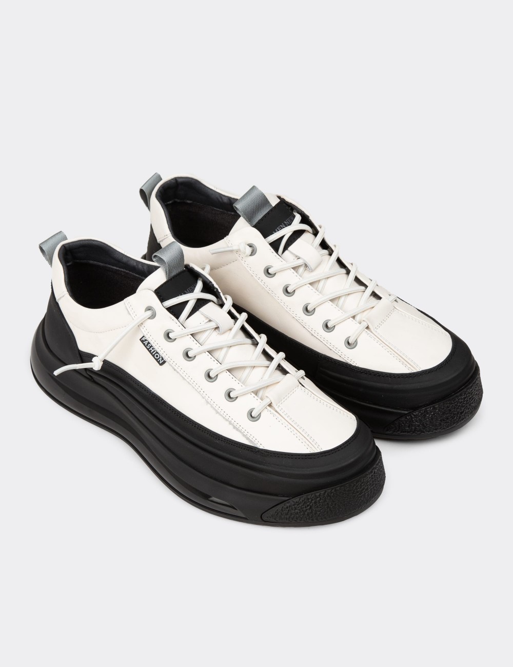Men's White Leather Sneakers - 25500MBYZC01