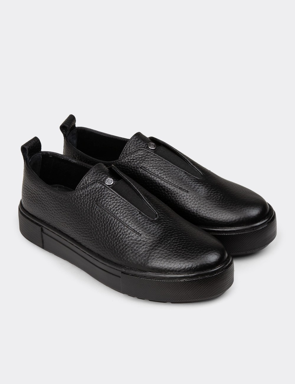 Women's Black Leather Sneakers - R2233ZSYHC01