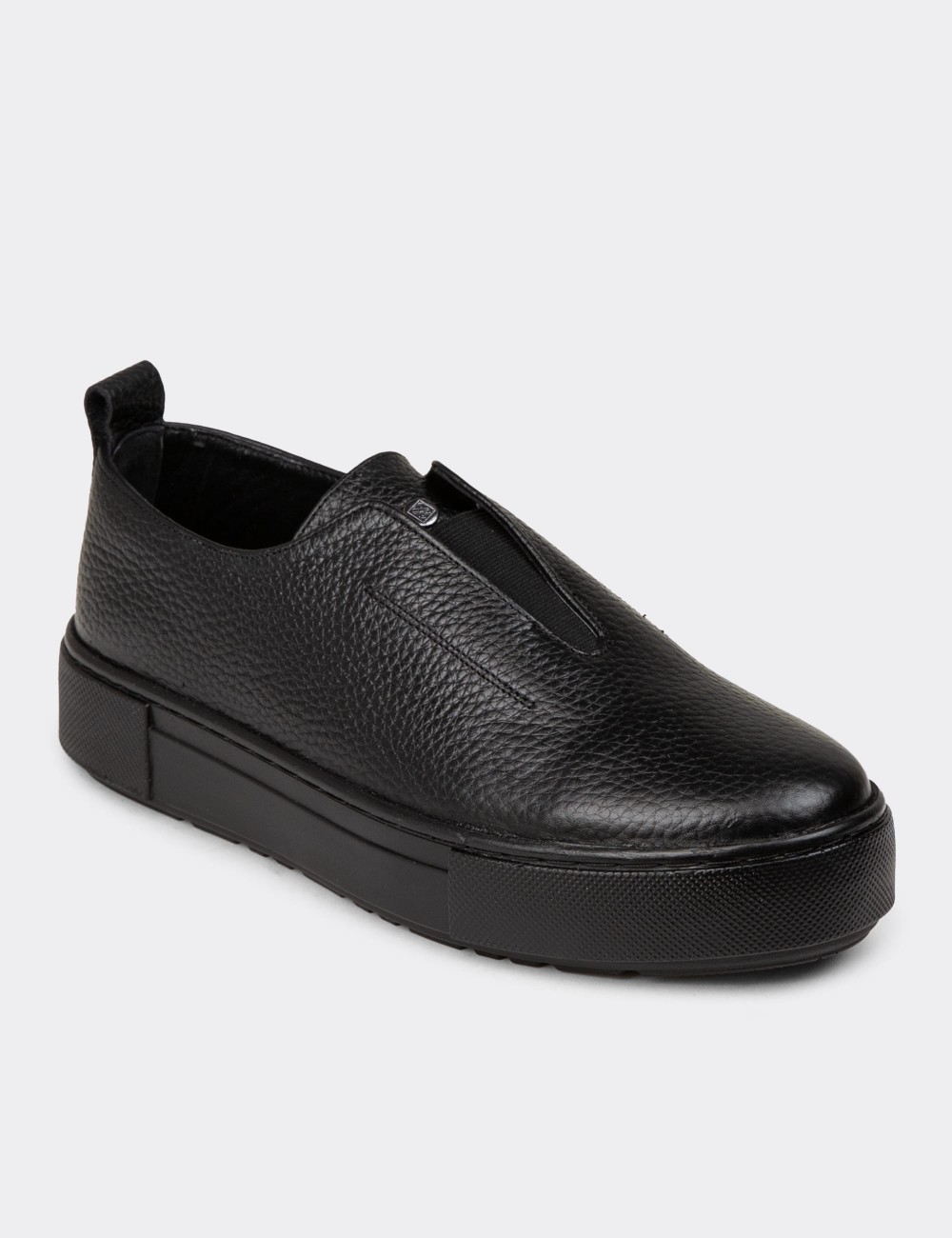 Women's Black Leather Sneakers - R2233ZSYHC01