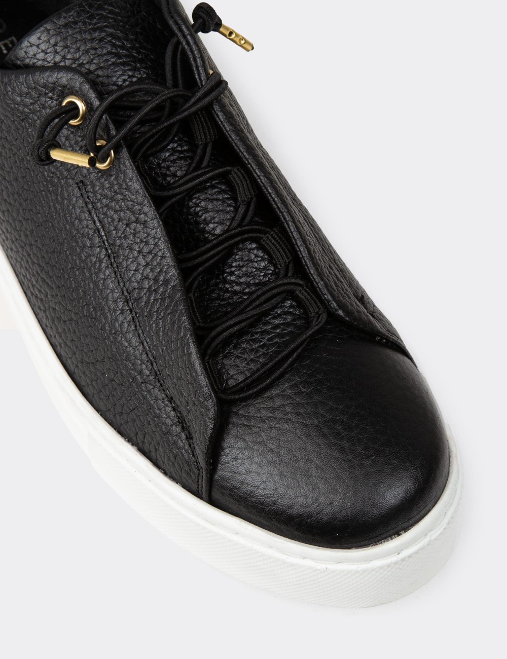 Women's Black Leather Sneakers - R2401ZSYHC01