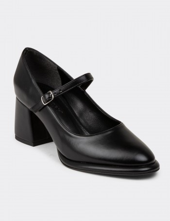 Women's Black Pumps