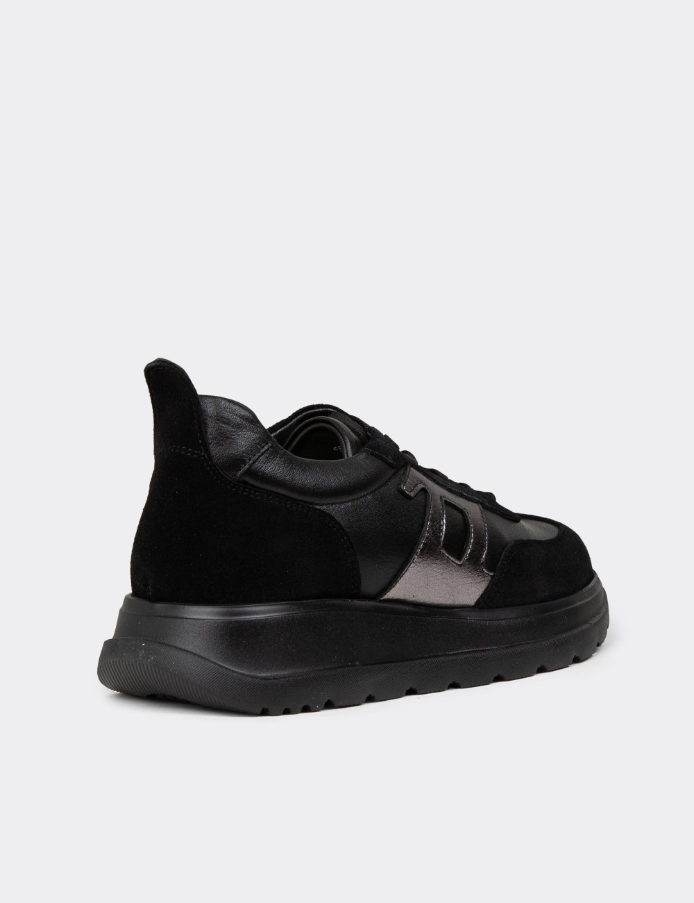 Women's Black Leather Sneakers - M0510ZSYHE01