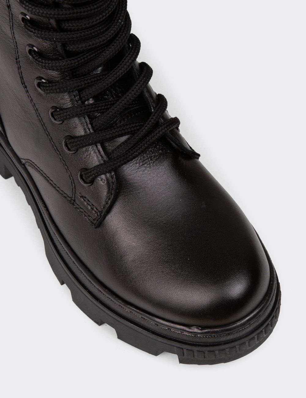 Women's Black Leather Postal Boots - SE491ZSYHE01