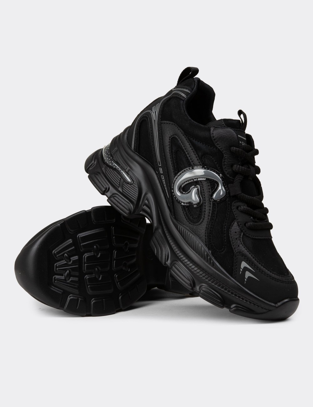 Women's Black Sneakers - 25450ZSYHC01