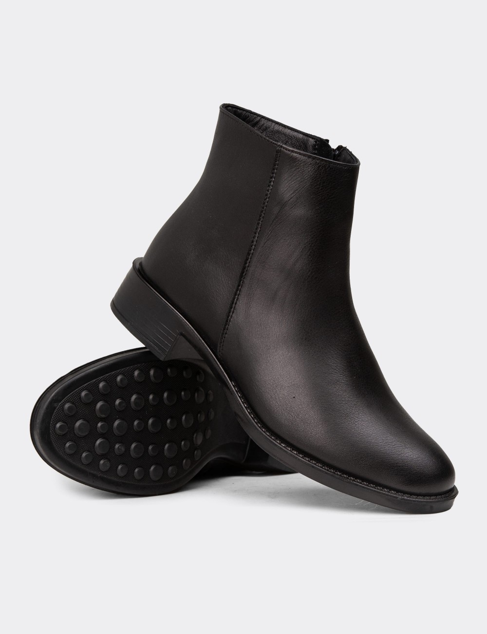 Women's Black Leather Boots - SE391ZSYHE01