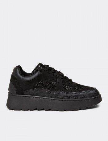 Women's Black Sneakers
