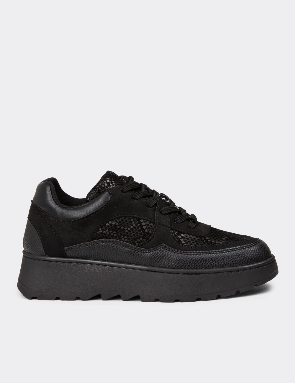 Women's Black Sneakers - K0203ZSYHE01