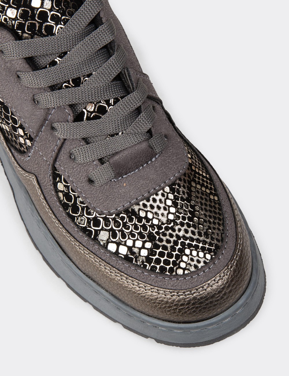 Women's Gray Sneakers - K0203ZGRIE01