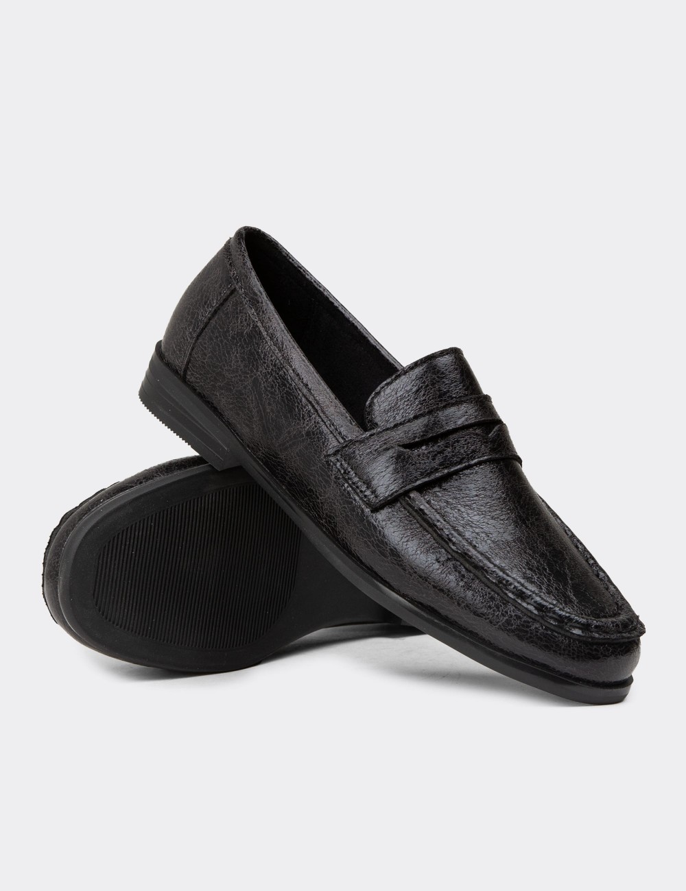 Women's Black Loafers - K0010ZSYHC01