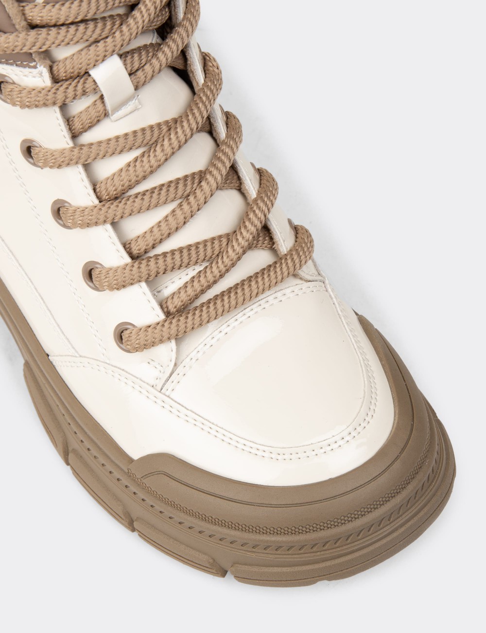 Women's Beige Glossy Boots - K2014ZBEJC01