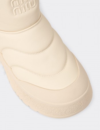 Women's Beige Boots