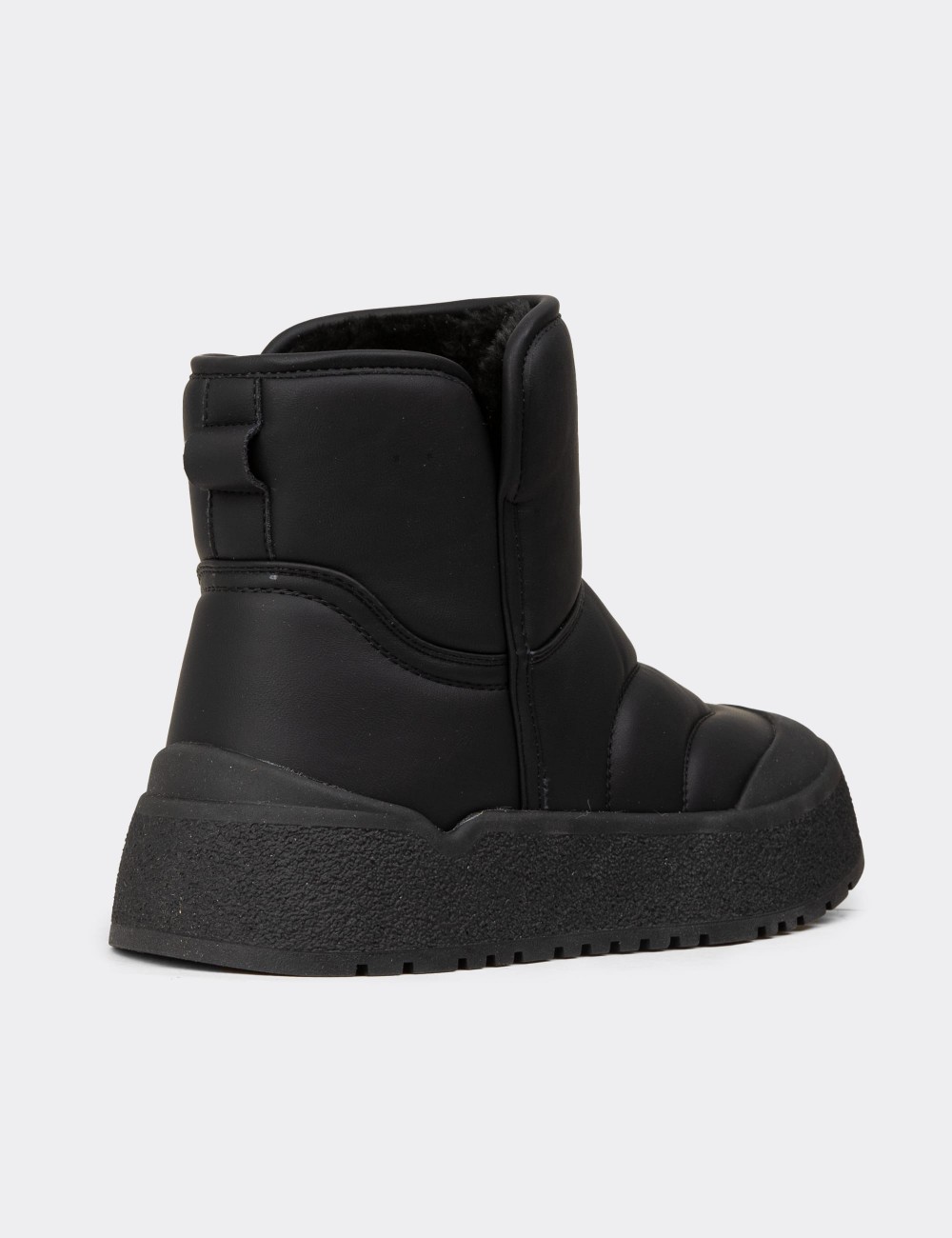 Women's Black Boots - E8052ZSYHC01