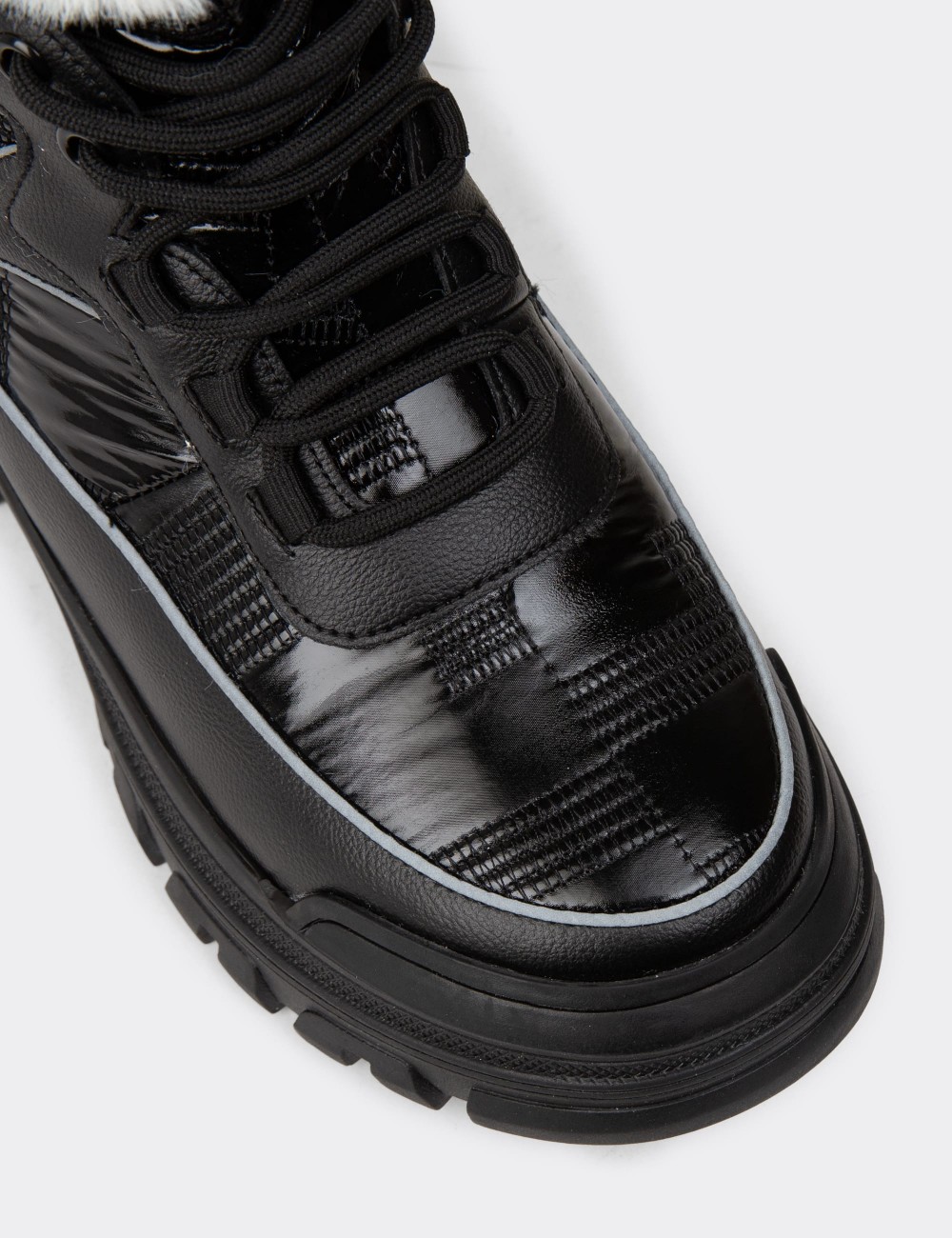 Women's Black Boots - E8073ZSYHC01