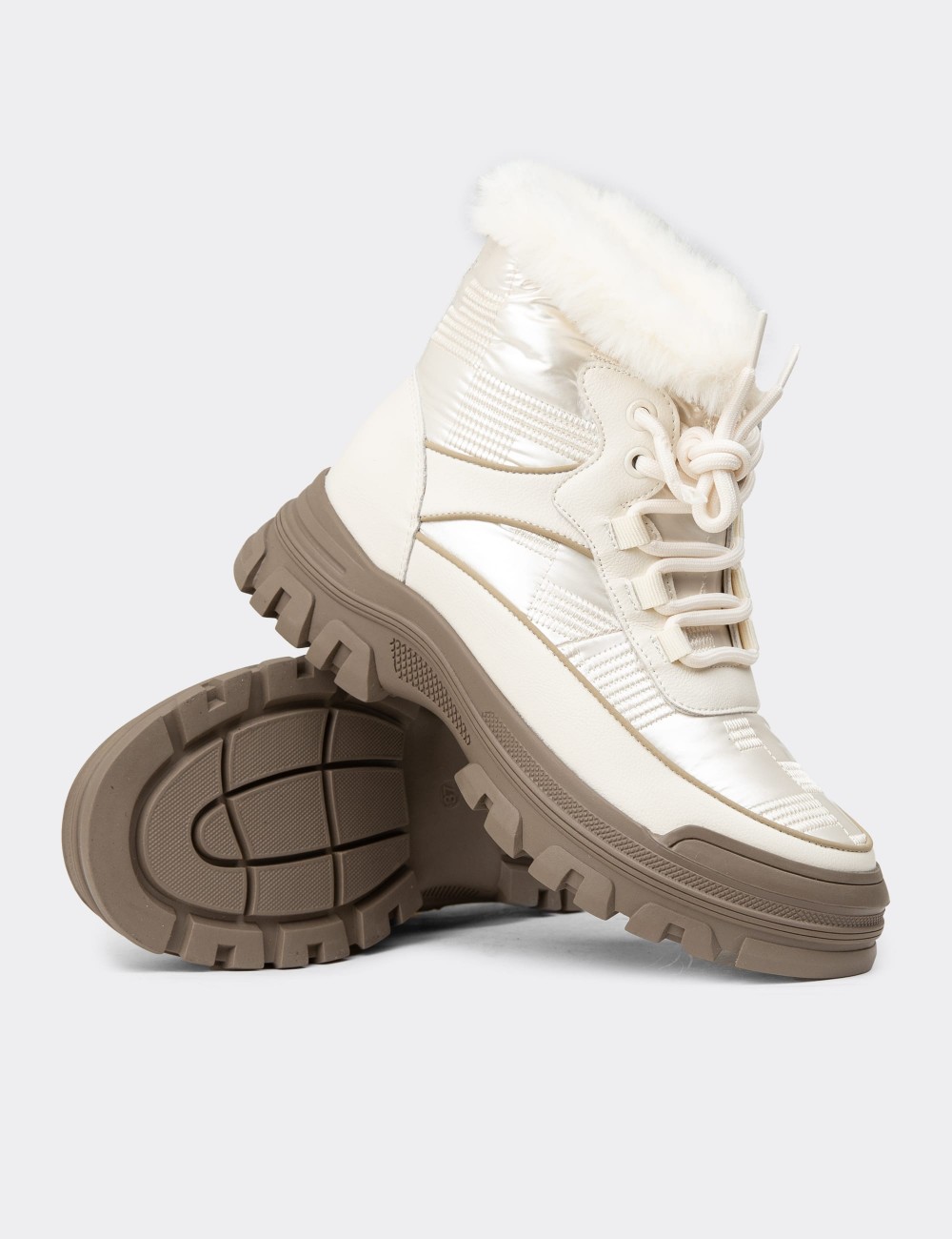 Women's White Boots - E8073ZBYZC01