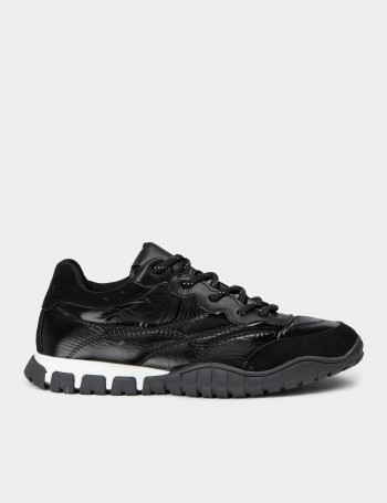 Women's Black Sneakers