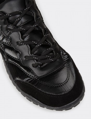 Women's Black Sneakers