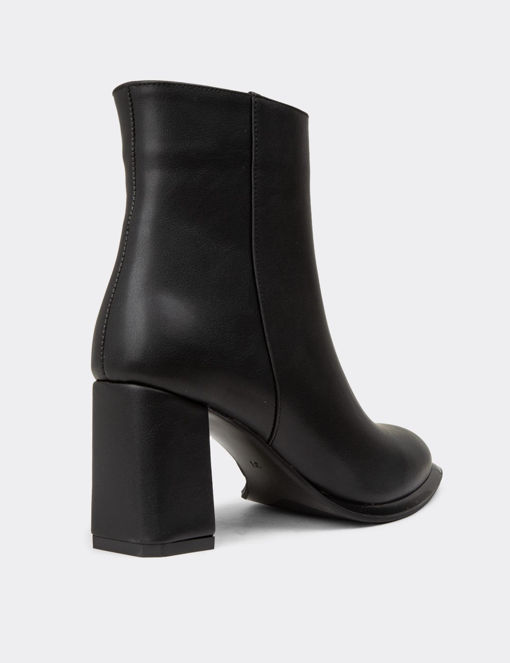 Women's Black Boots - MA501ZSYHC01