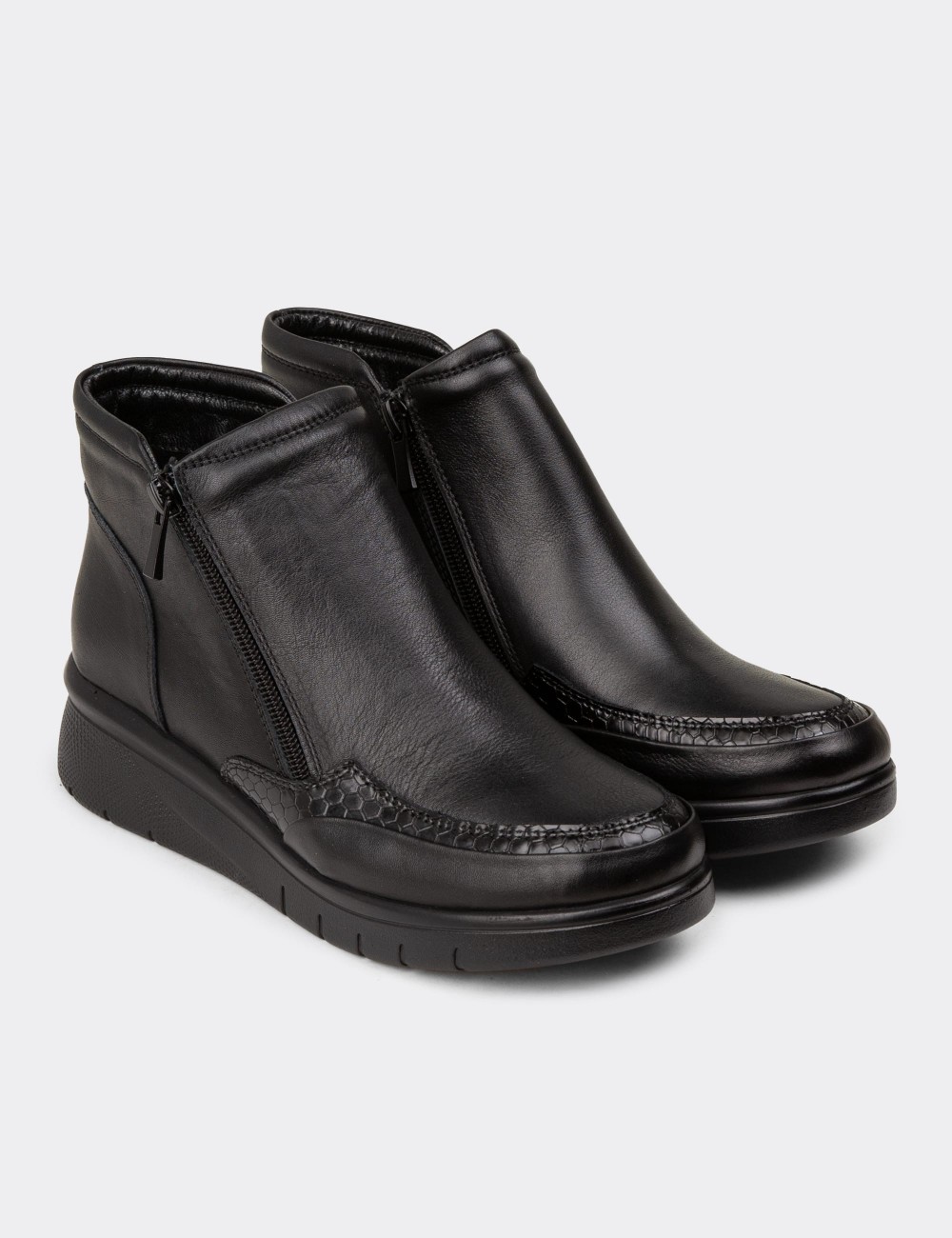 Women's Black Leather Boots - N0024ZSYHE01